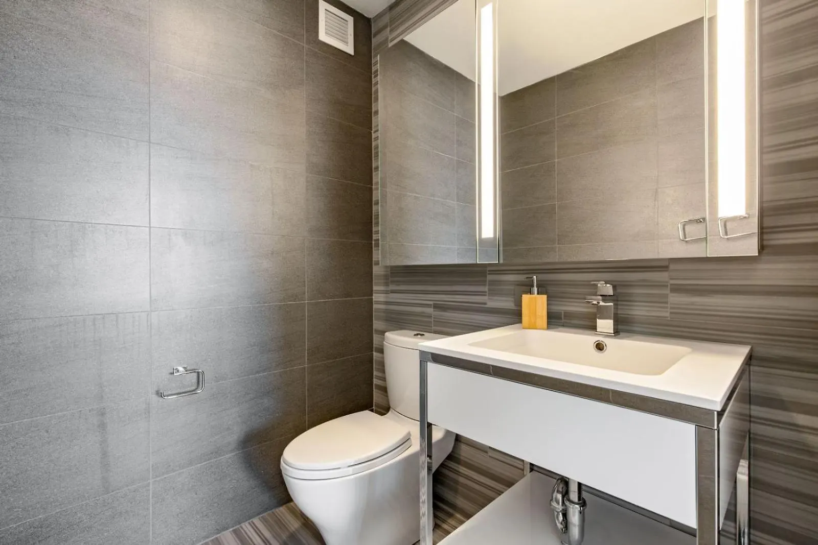 2 Beds 1,5 Bath Breathtaking Views Apartment New York