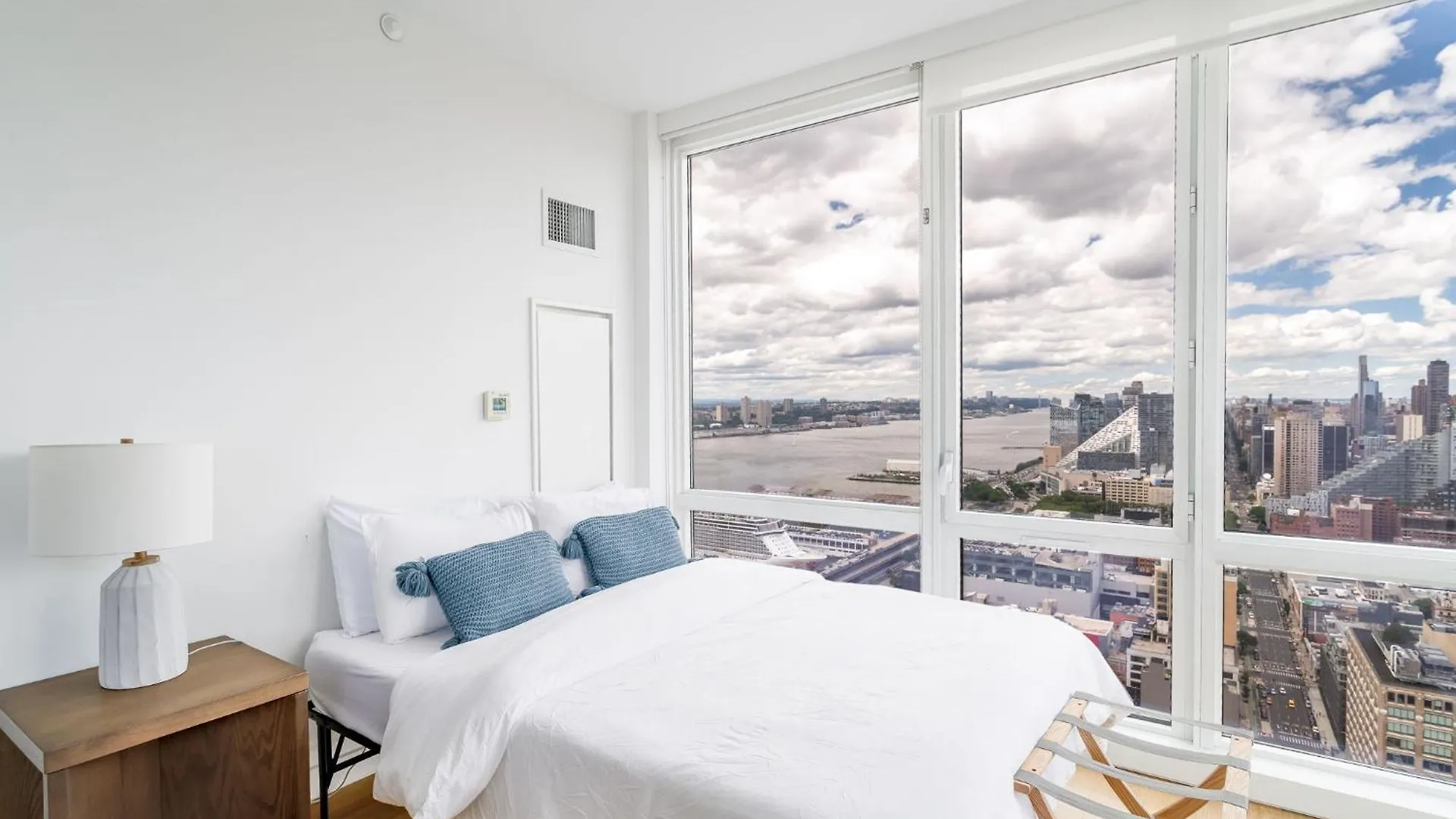 2 Beds 1,5 Bath Breathtaking Views Lägenhet New York